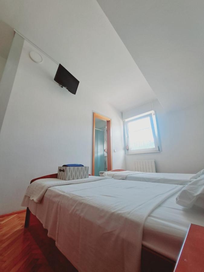 Guesthouse Varnica Kastel Luksic Exterior photo